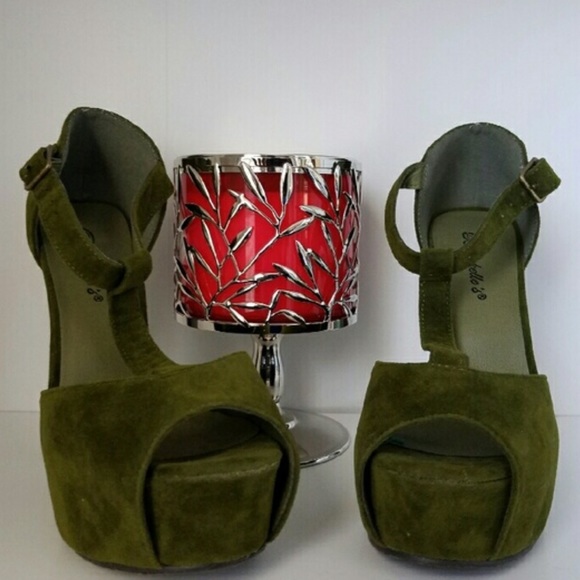 Green heels - Picture 3 of 3